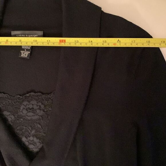 CABLE & GAUGE Black Tunic with Guipure Insert on the Chest. Size L - Picture 5 of 9